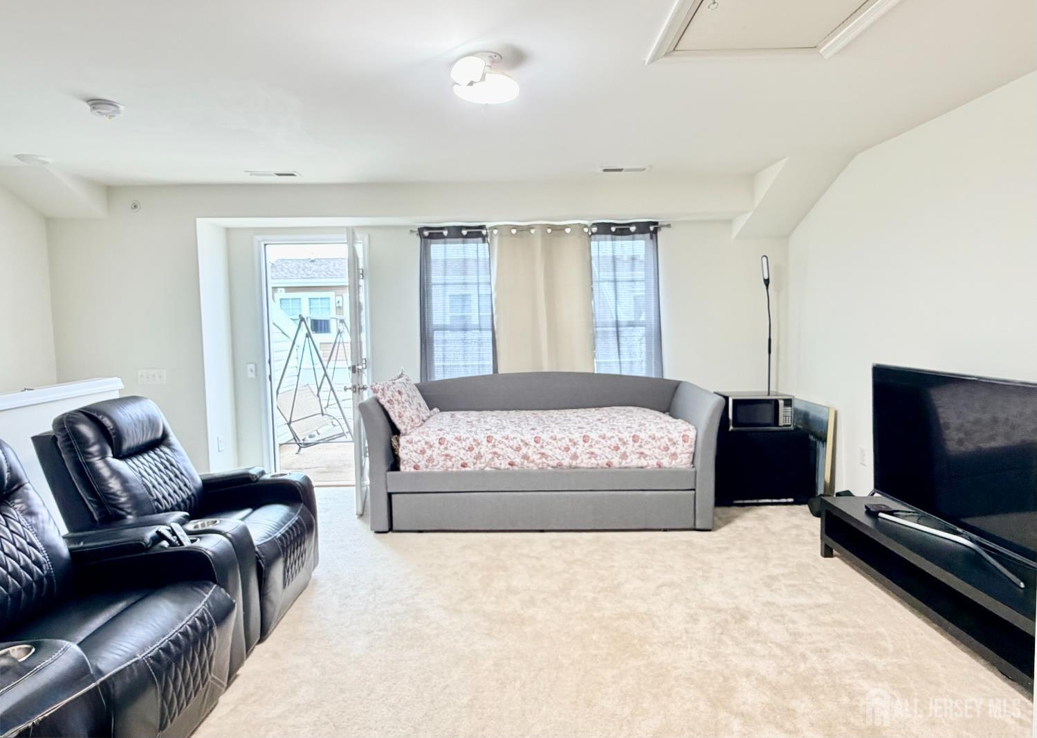 338 South Drive, North Brunswick, NJ, 08902 image 19