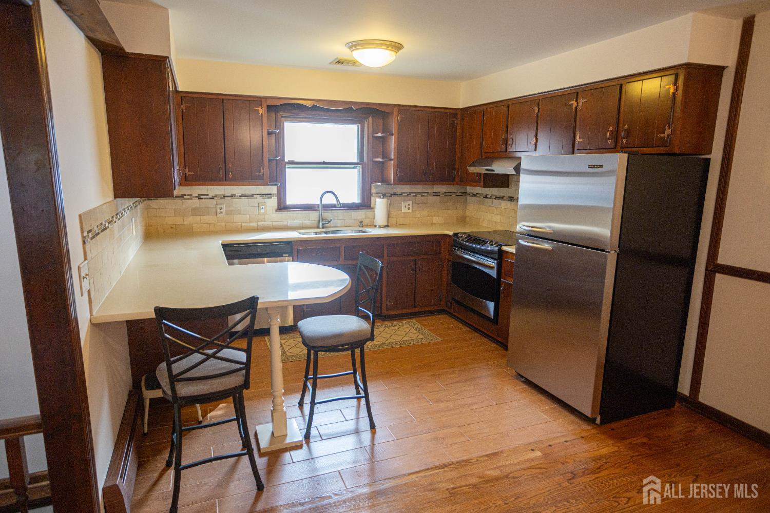 34 Douglas Street Image 4