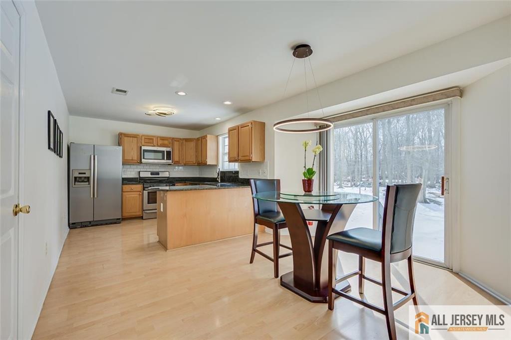 5 Labrador Drive Image 5