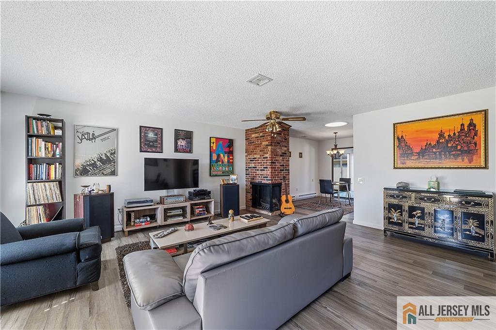 21 Celtis Plaza 21B Image 4