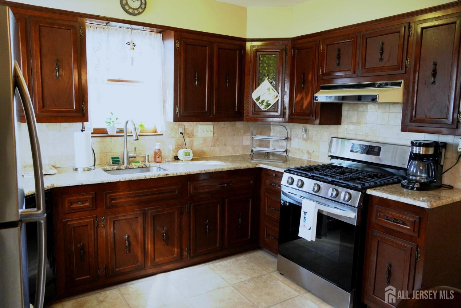 40 Cleremont Avenue, North Brunswick, NJ, 08902 image 8