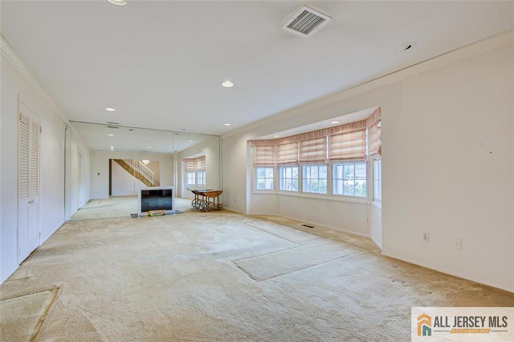 12 Lakeridge Drive Image 2