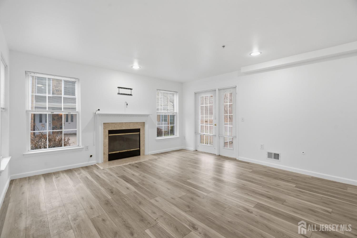 116 Chariot Court Image 4