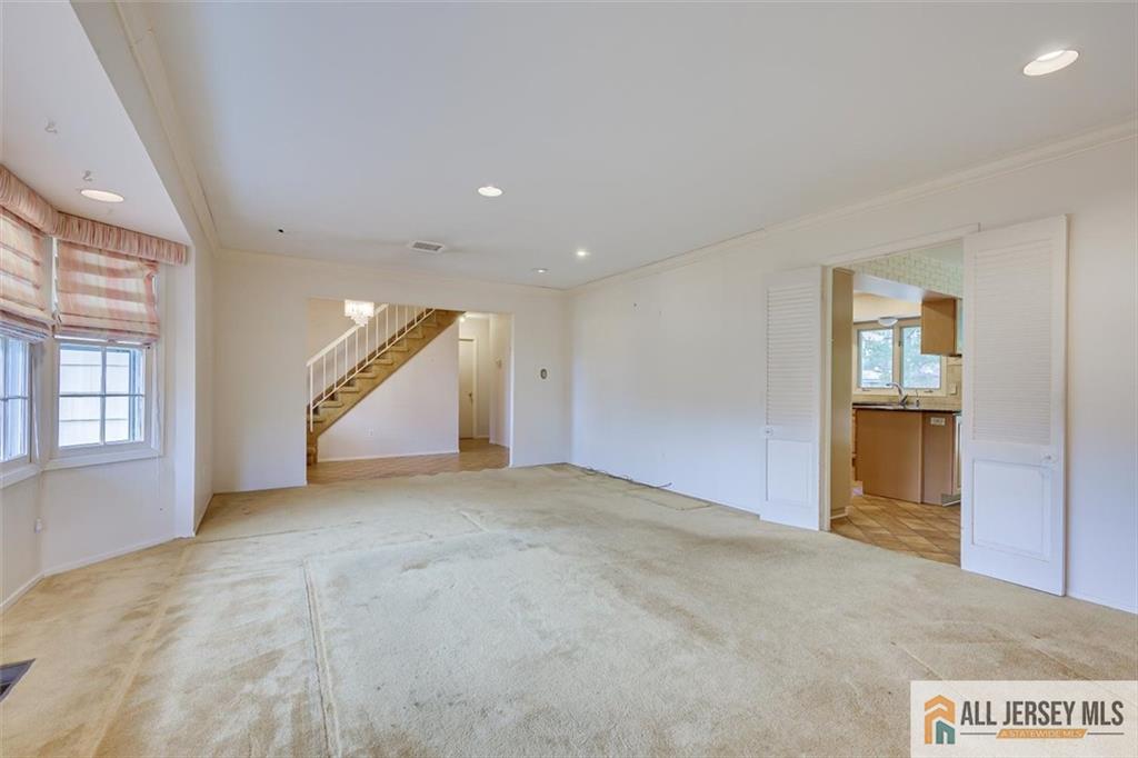 12 Lakeridge Drive Image 3