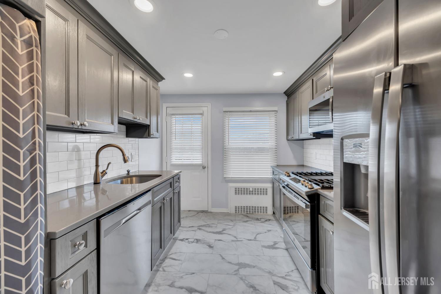 29-B Garfield Park Image 3