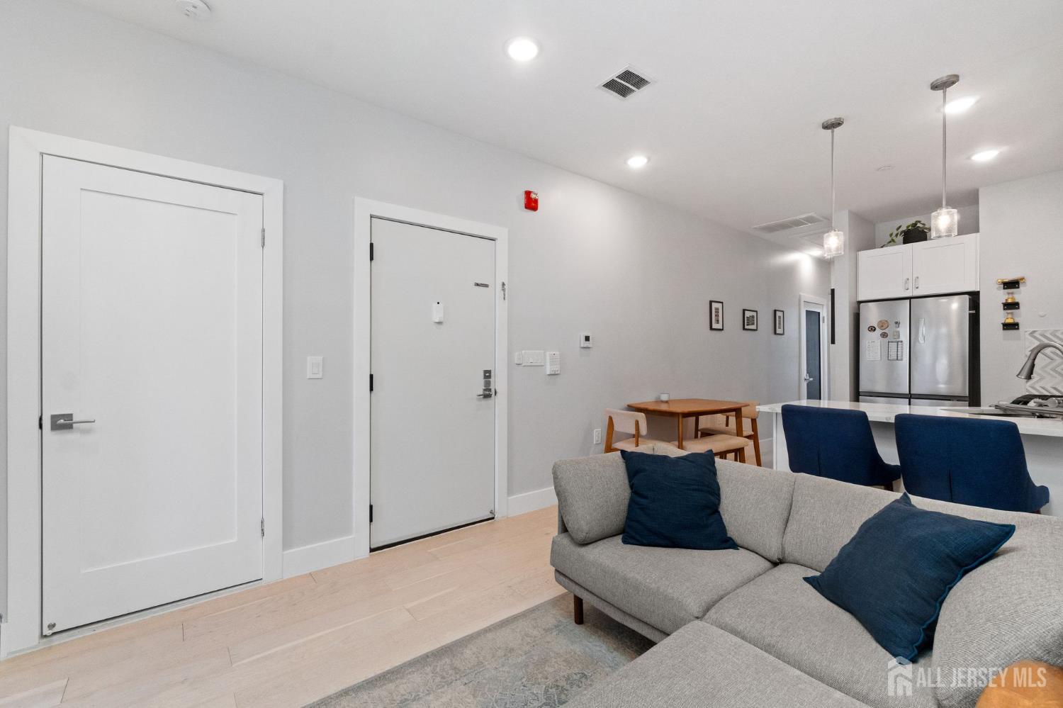 406 Madison Street 4L Image 4