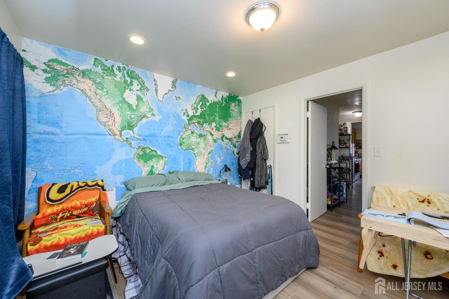 1053 Hunterdon Street, Newark, NJ, 07112 image 40