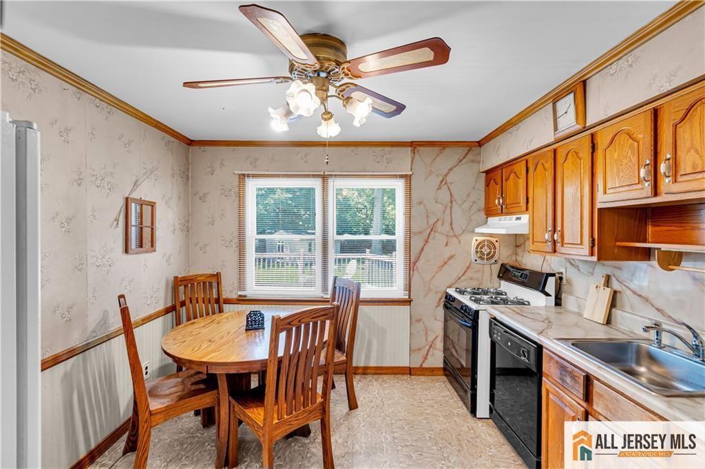 8 Whitehall Avenue, Edison, NJ, 08820 image 9