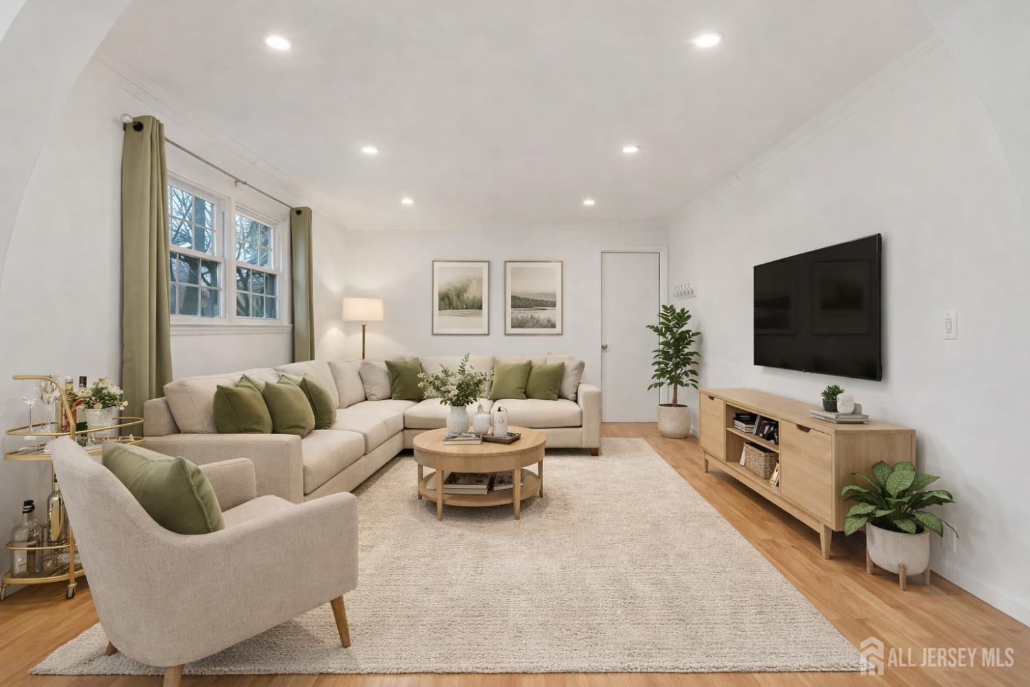 1035 Hillside Drive Image 3