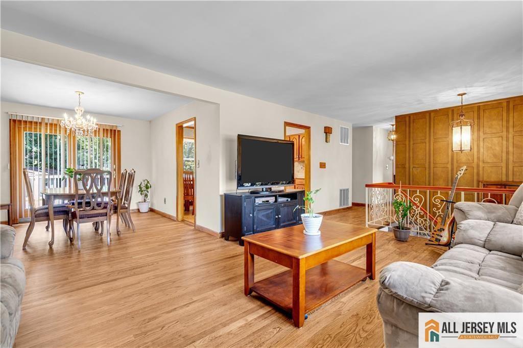 8 Whitehall Avenue Image 5