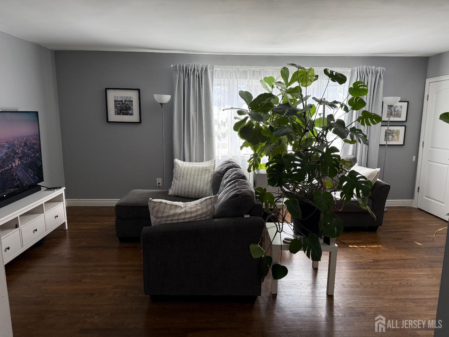 160 Evergreen Road 12B Image 5