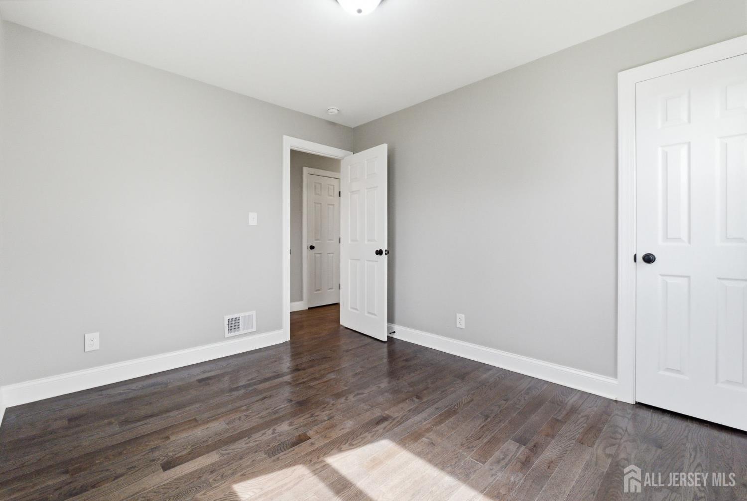 215 Oakmanor Parkway, South Plainfield, NJ, 07080 image 33