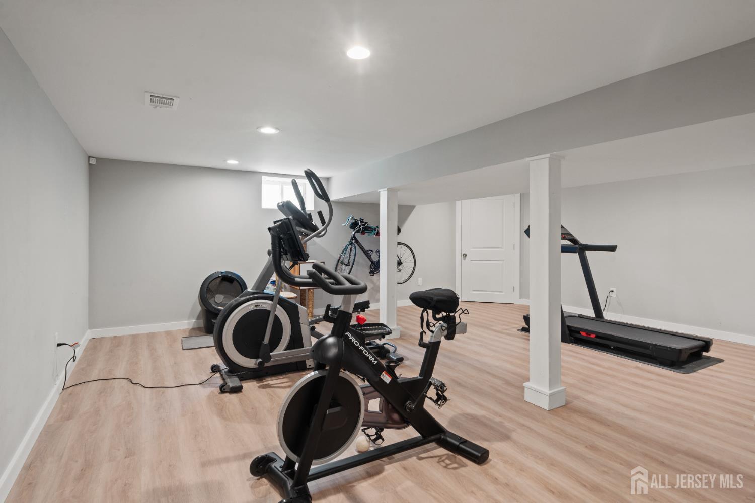 13 Albany Street, Edison, NJ, 08837 image 30