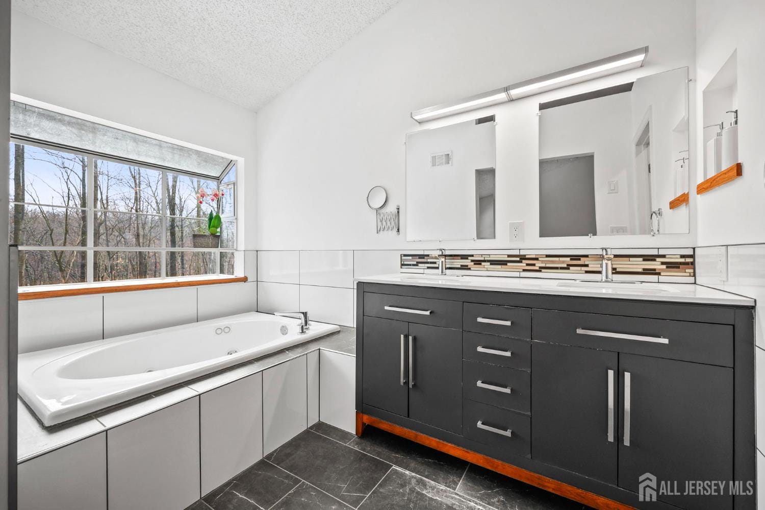 54 N Coriander Drive, South Brunswick, NJ, 08540 image 37