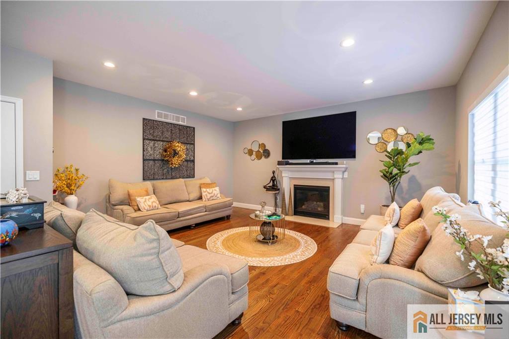 628 New Dover Road, Colonia, NJ, 07067 image 9