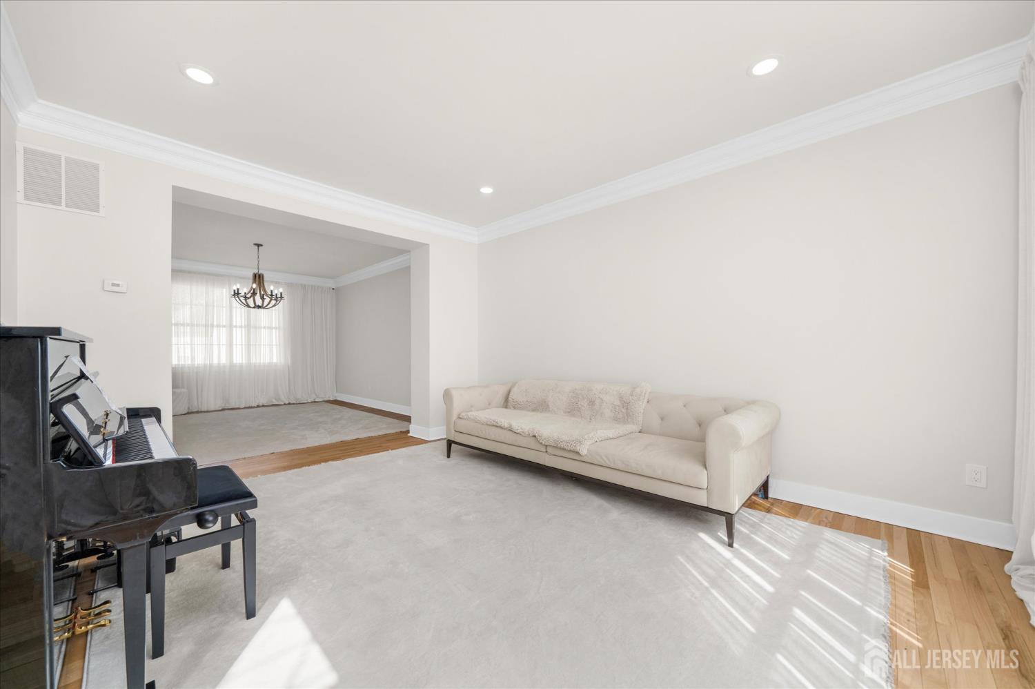 86 Treetops Circle, Franklin Twsp, NJ, 08540 image 15