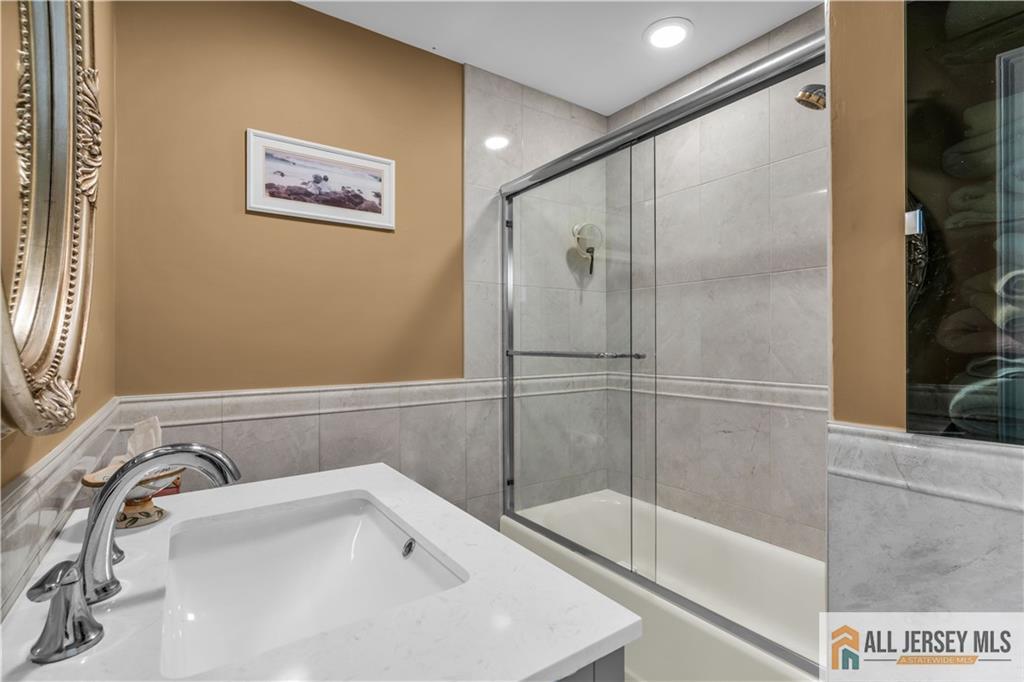 12 White Oak Lane, Aberdeen, NJ, 07747 image 23