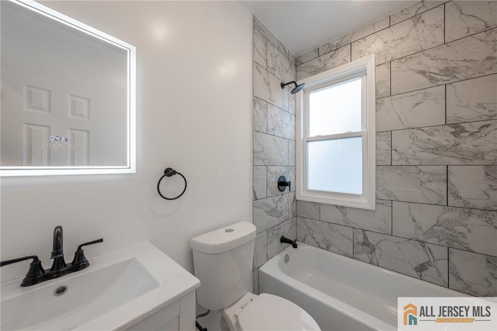 32 Palm Street Image 4