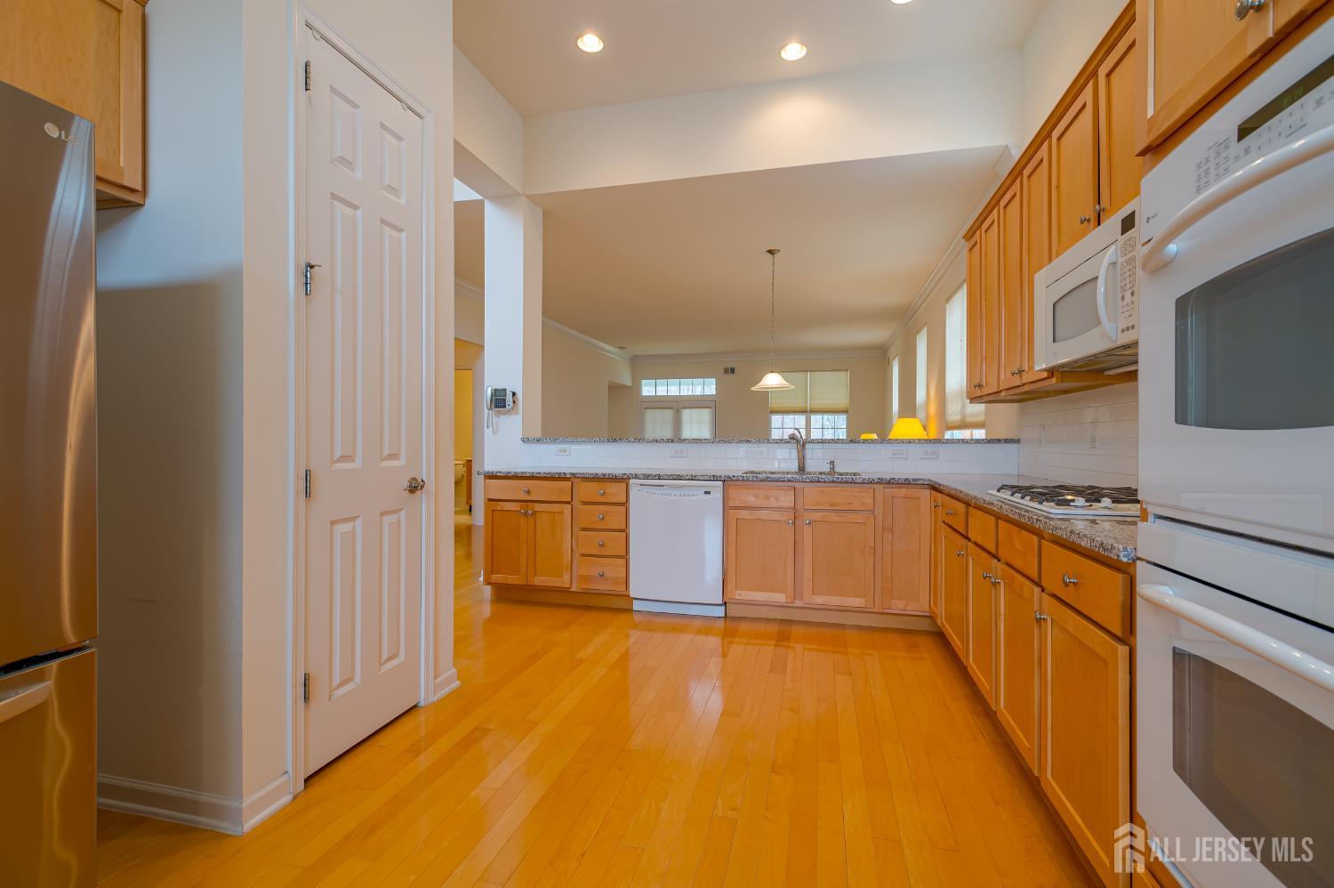 37 Andover Drive, South Brunswick, NJ, 08824 image 15