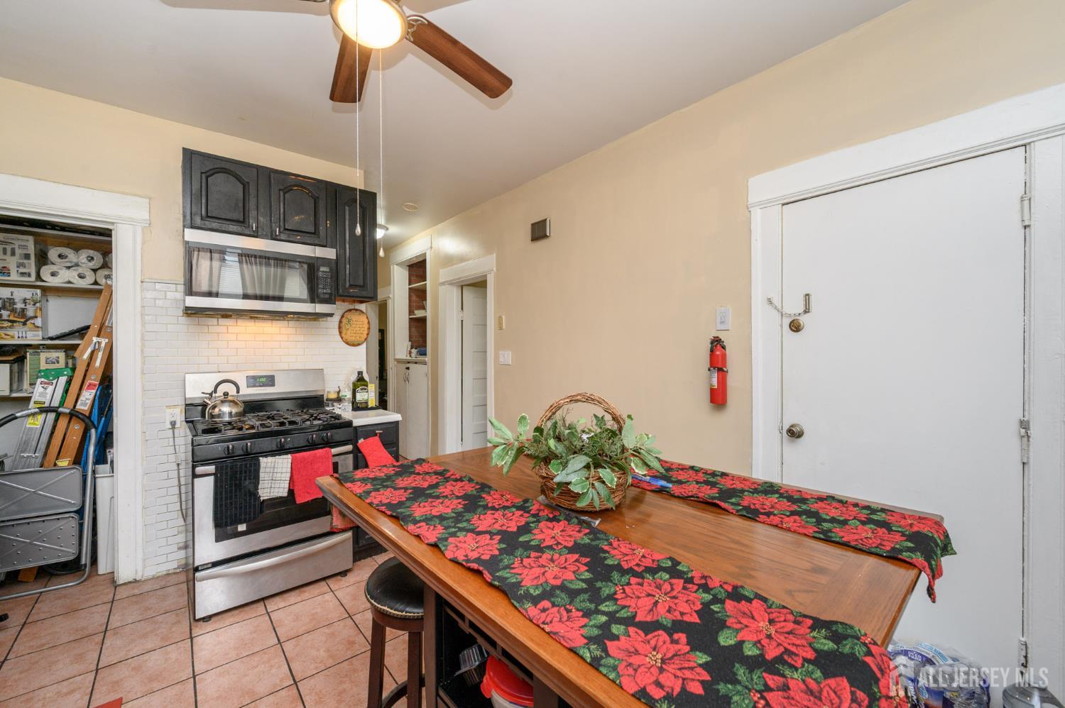 1053 Hunterdon Street, Newark, NJ, 07112 image 14