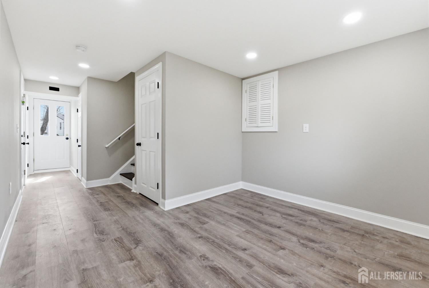 215 Oakmanor Parkway Image 4