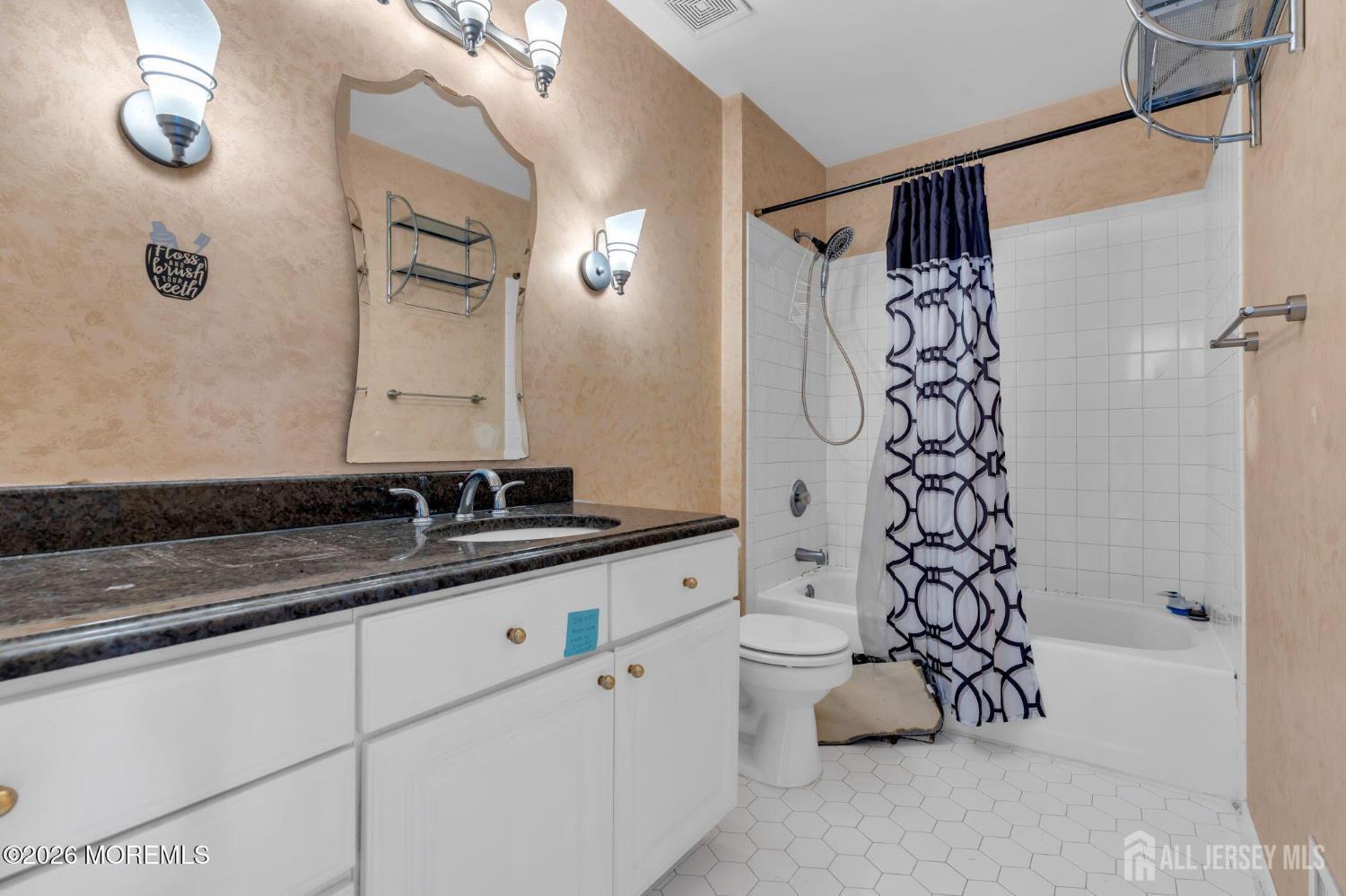 18 Lysbeth Lane, Matawan, NJ, 07748 image 25