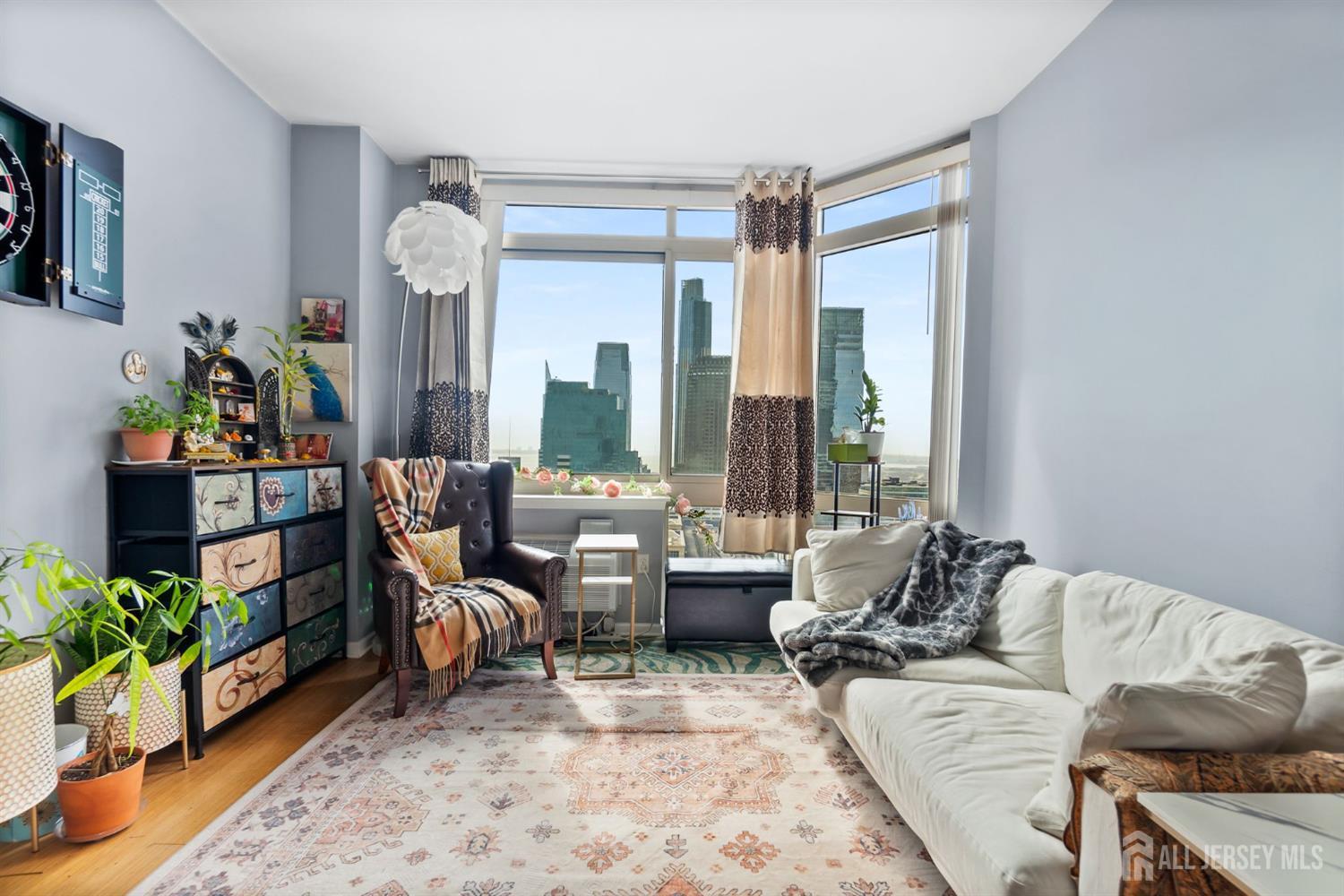 20 2nd Street 2601 Image 2