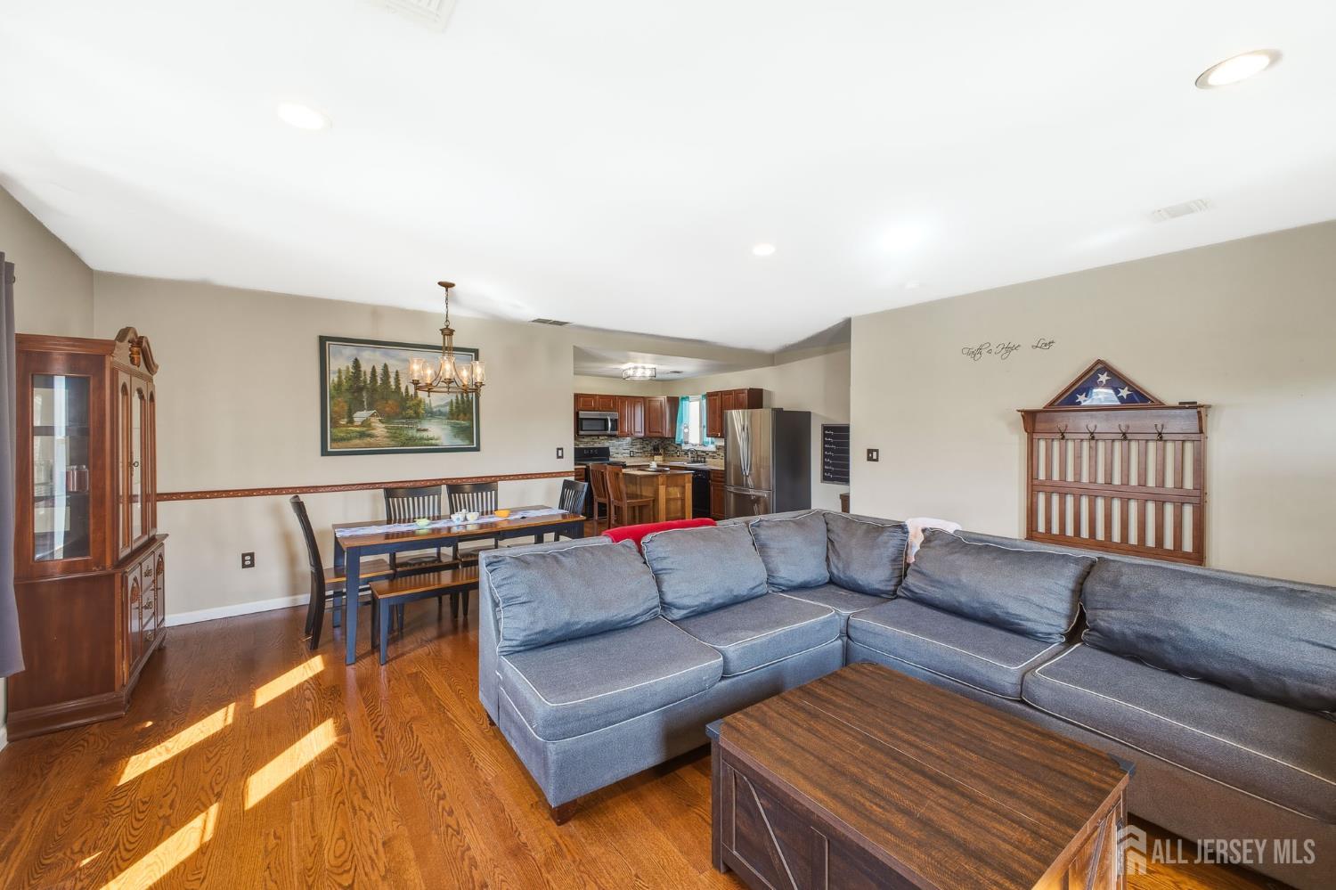 911 Harris Avenue Image 2