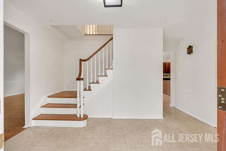 1040 Hillside Drive Image 3