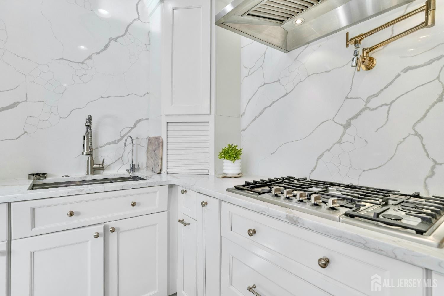 1004 Cypress Lane Image 5