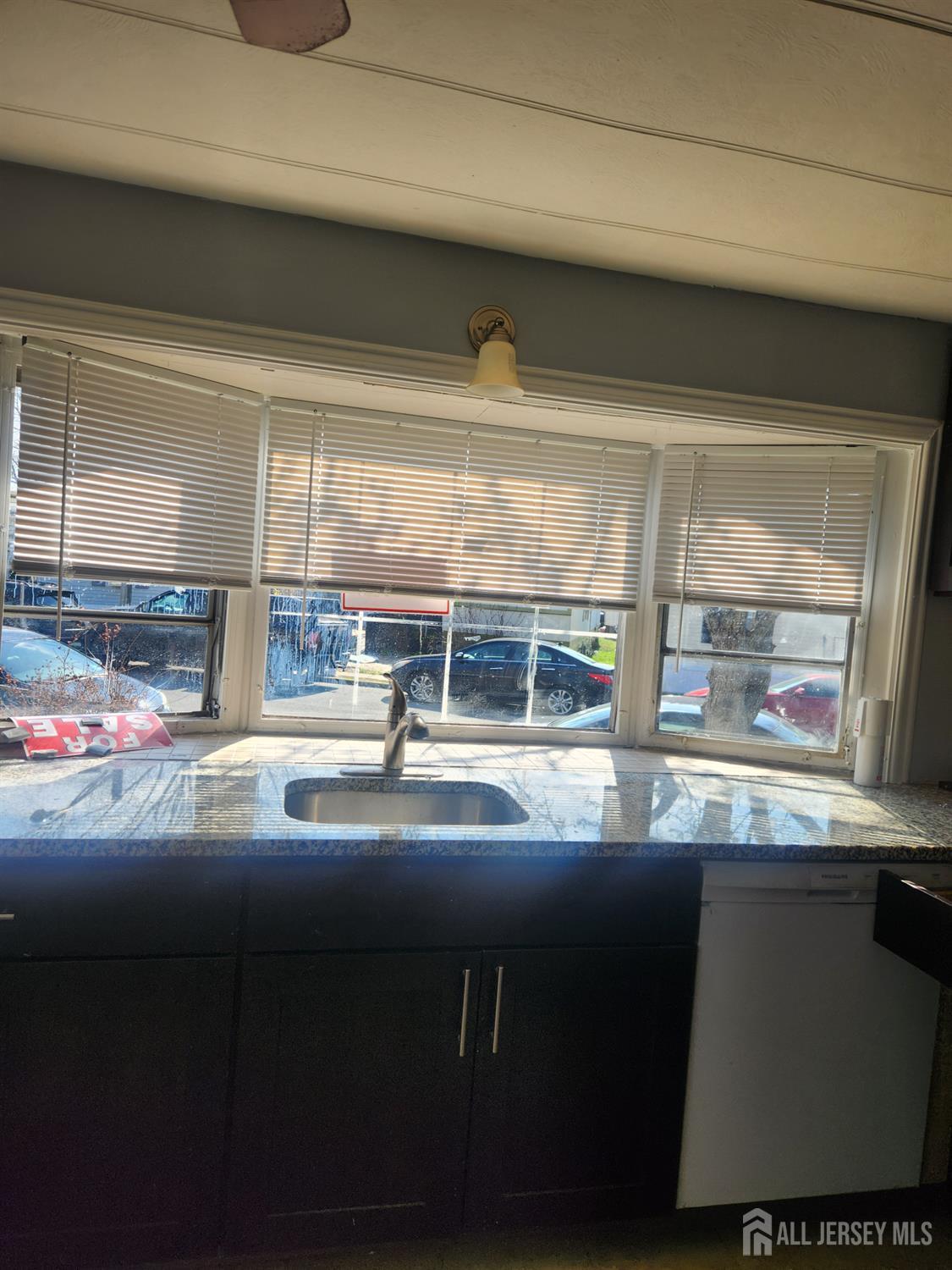 24 KOHL Street Image 3