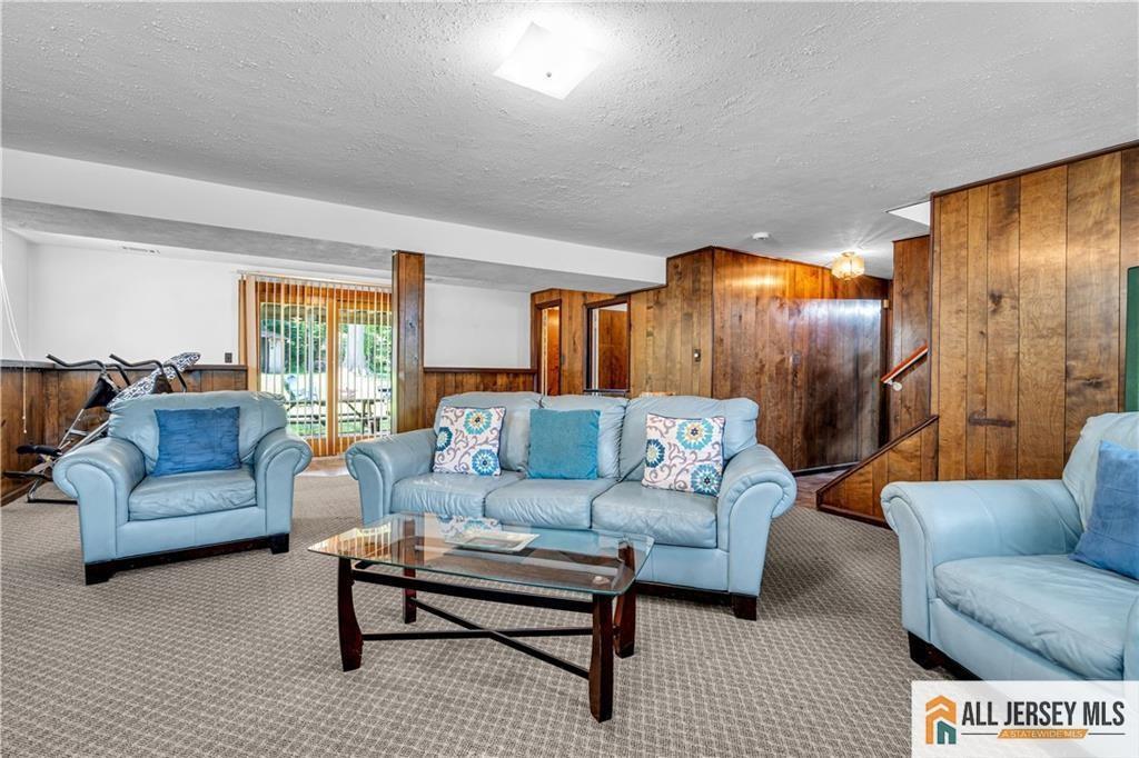 8 Whitehall Avenue, Edison, NJ, 08820 image 25