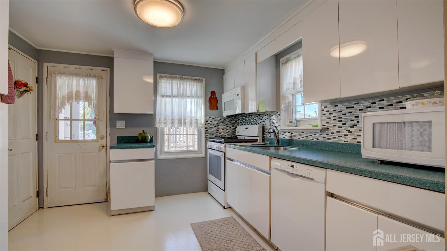 39 Harrison Street, Sayreville, NJ, 08872 image 9