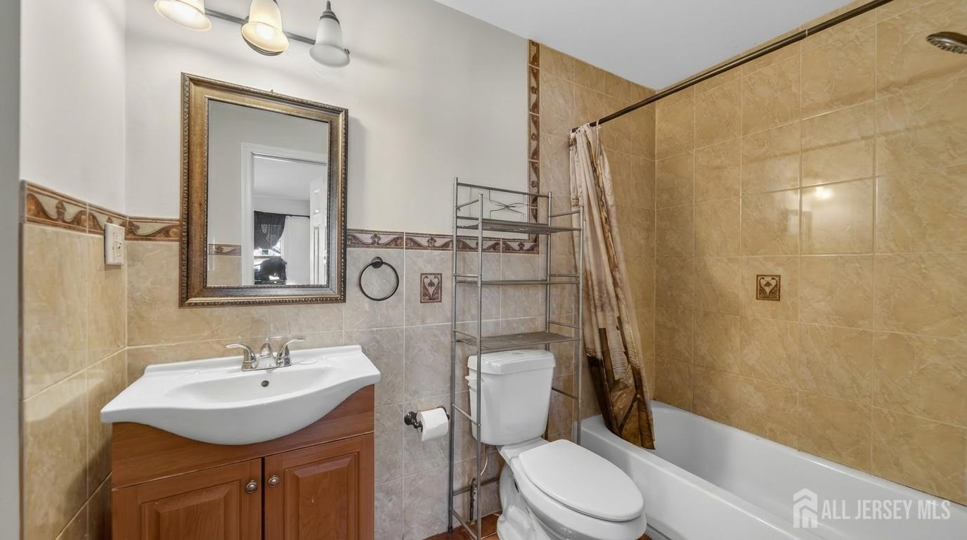 532 Hartford Street, Perth Amboy, NJ, 08861 image 16