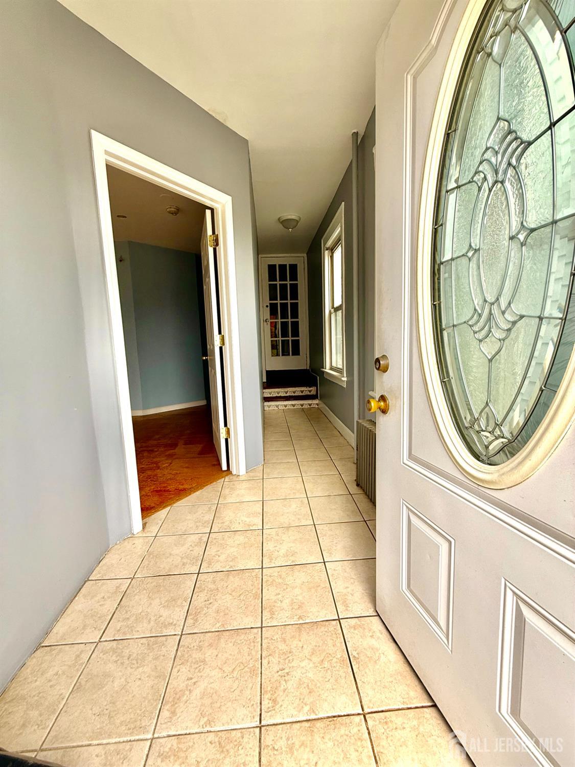 6 S 9th Avenue Image 3