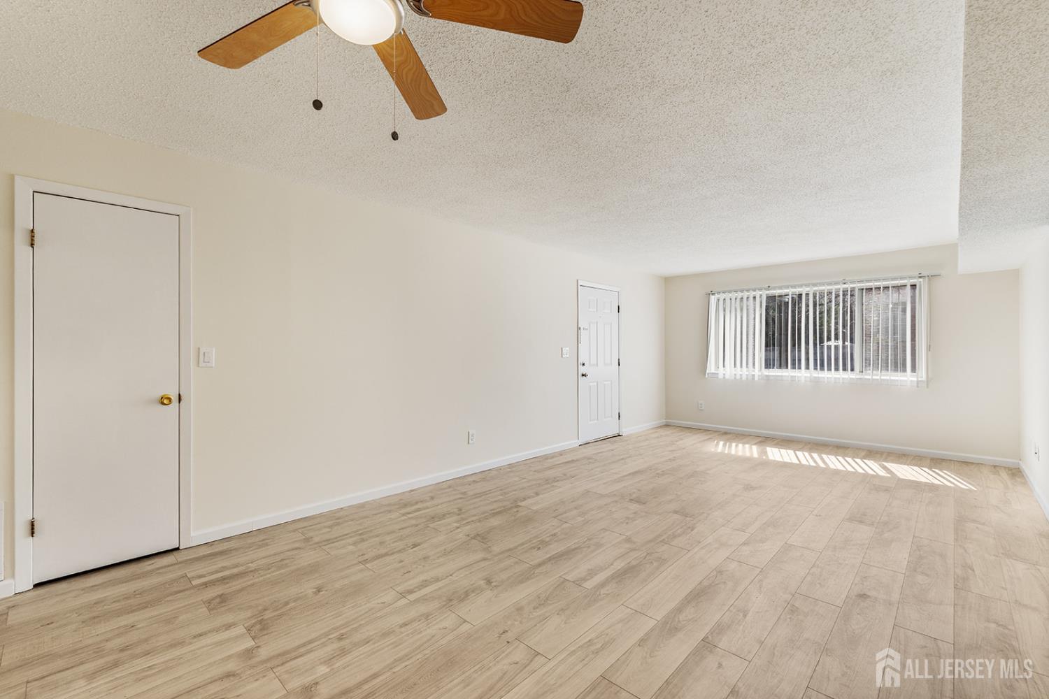 1807 Muriel Court Image 5