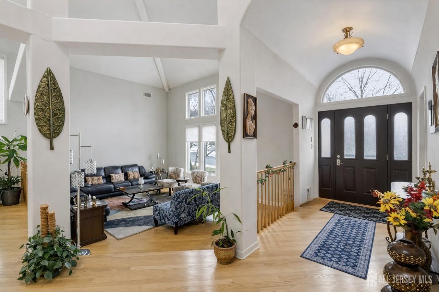 310 Sayre Drive Image 2