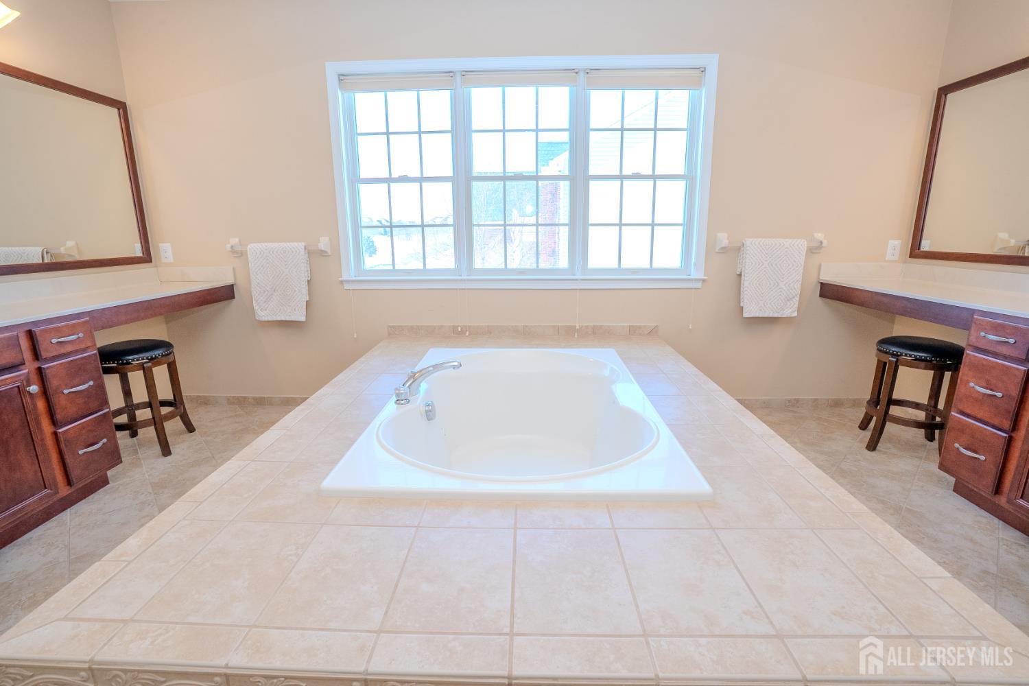 4 Heitz Lane, Hillsborough, NJ, 08844 image 51