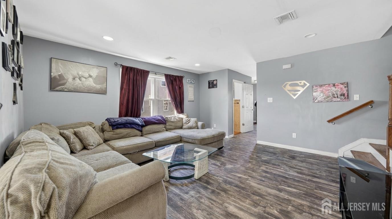 532 Hartford Street Image 4