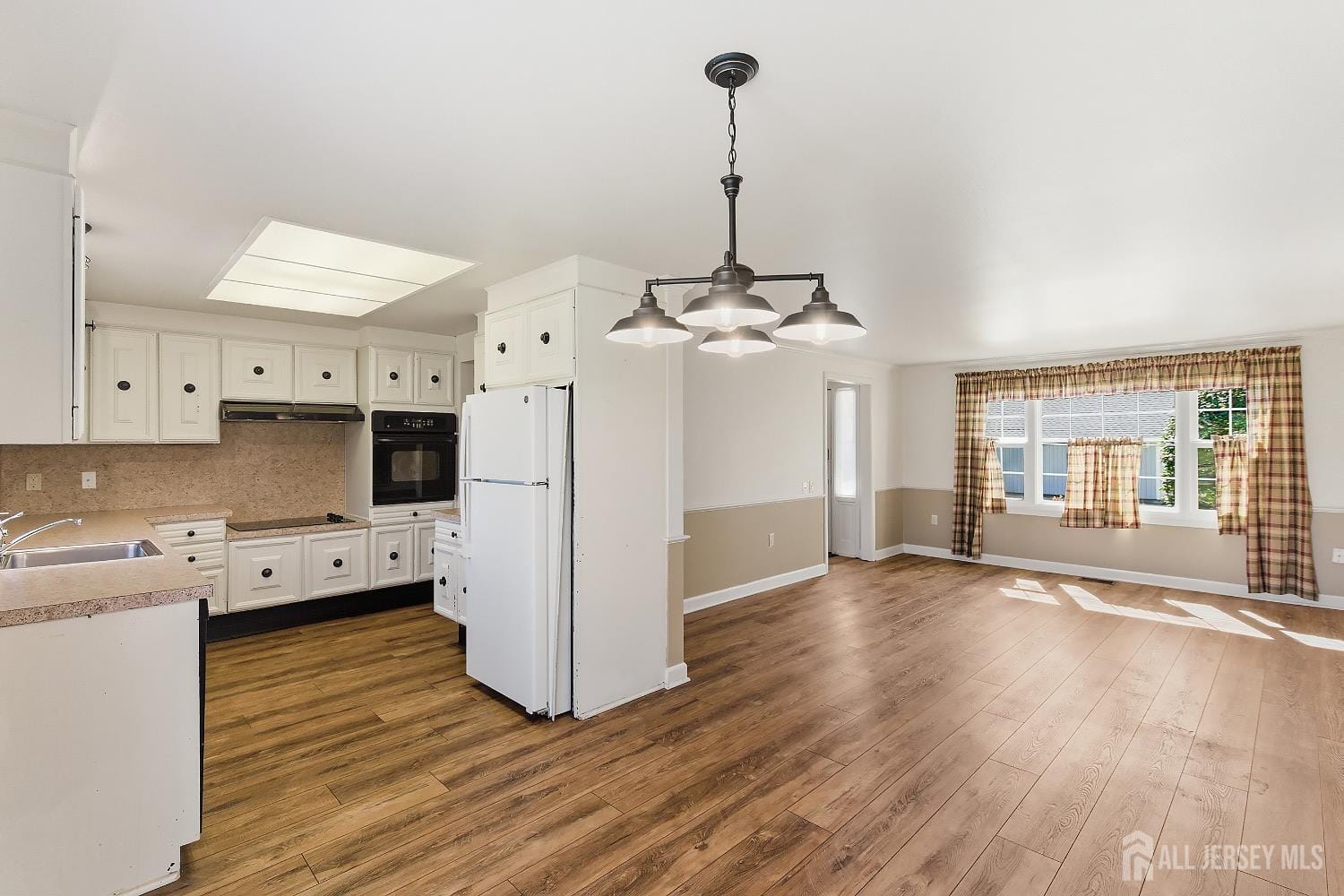 25 E Rossmoor Drive Image 4