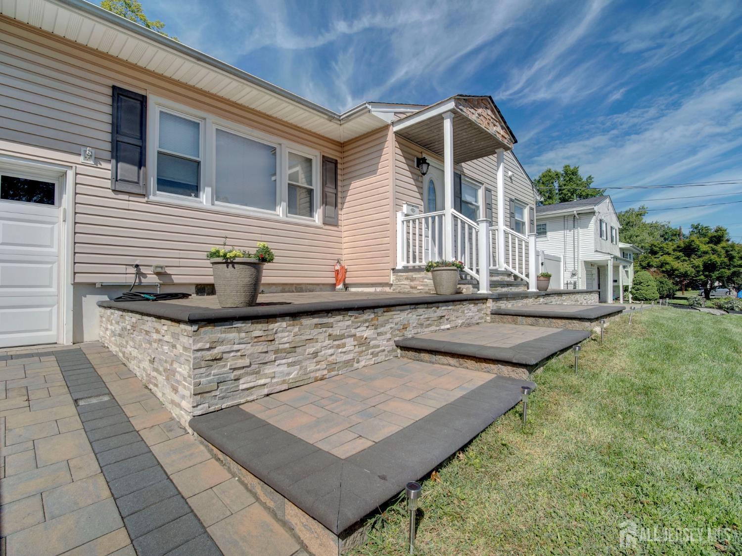 17 Thelma Court Image 4