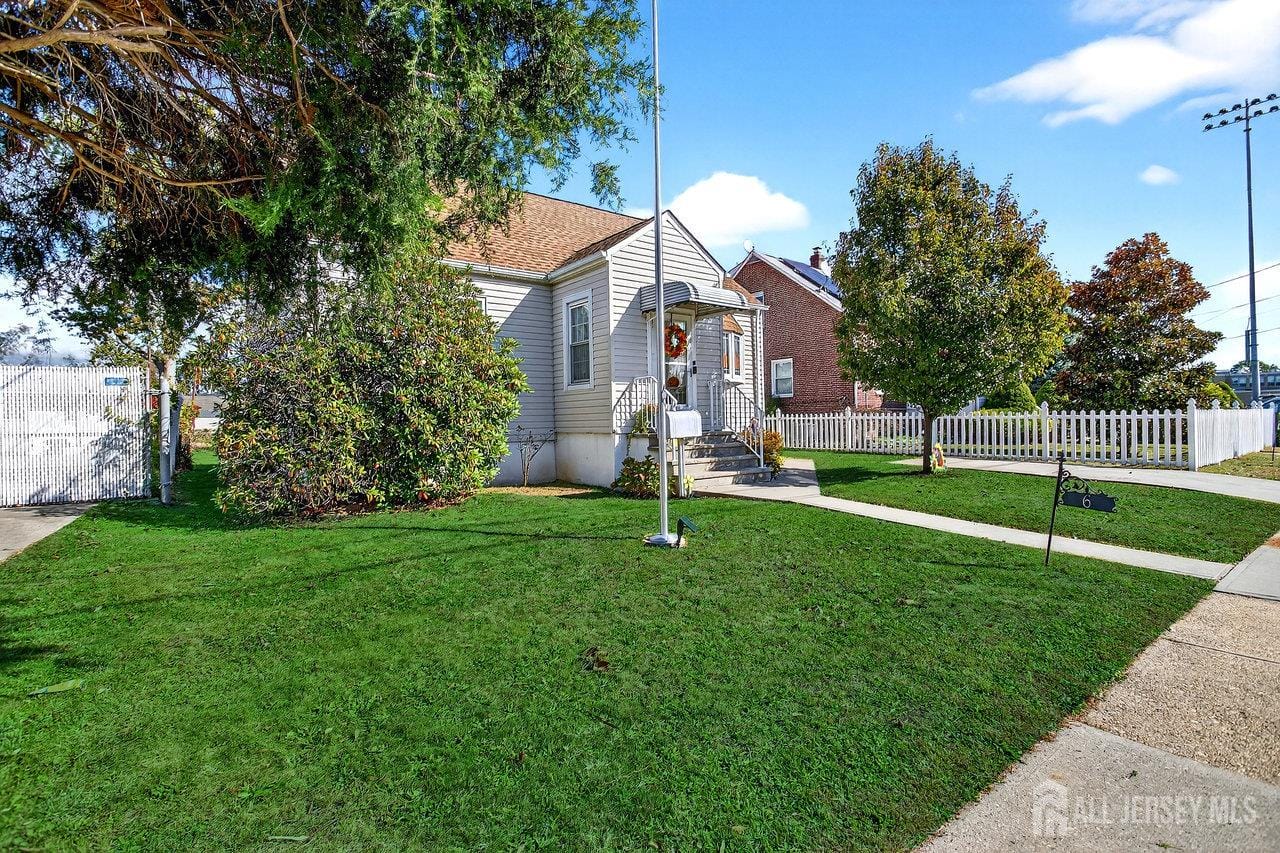 6 Elmwood Avenue Image 4