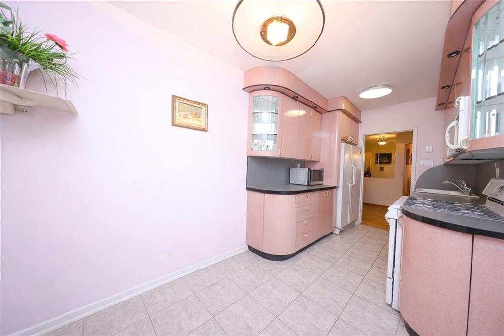 702 Kathleen Place 6E Image 2