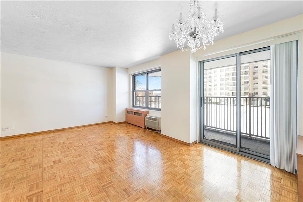 501 Surf Avenue 1N Image 4