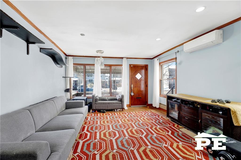 1719 East 36th Street Image 4