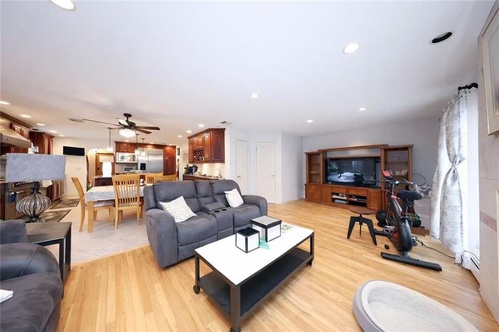 335 Lightner Avenue, Staten  Island, New York, 10314 image 8