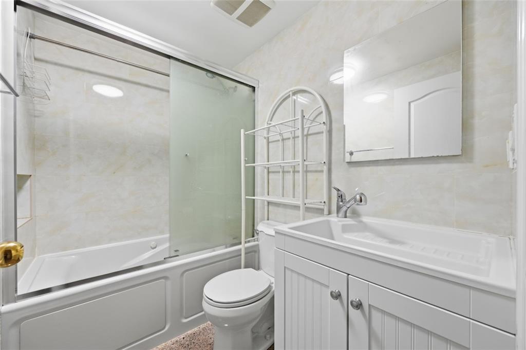 6633 Duryea Court, Brooklyn, New York, 11219 image 24