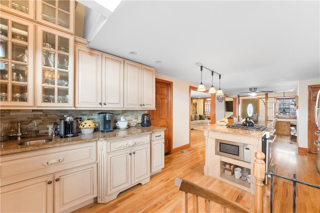 59 Frank Court, Brooklyn, New York, 11229 image 7