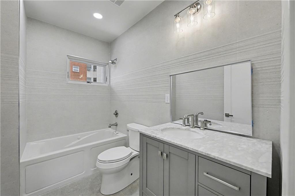 3912 Lyme Avenue, Brooklyn, New York, 11224 image 28