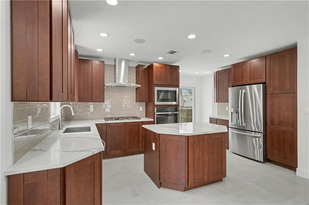 3912 Lyme Avenue, Brooklyn, New York, 11224 image 9